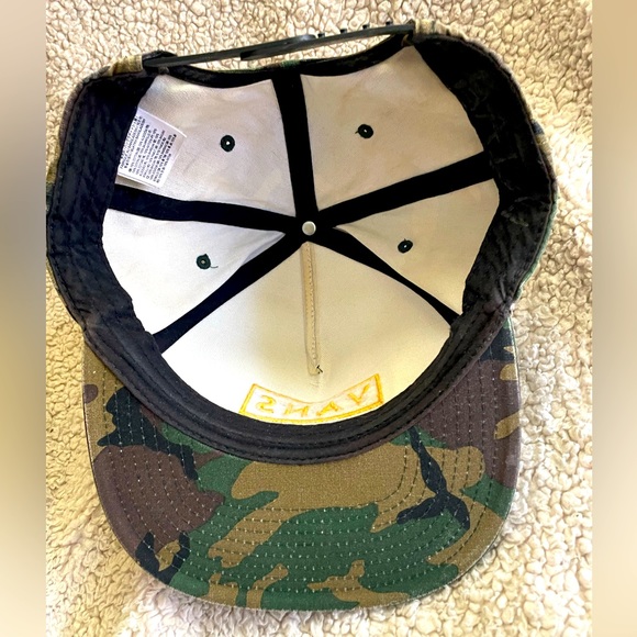 Vans camouflage SnapBack hat. Good condition. Normal wear. - Picture 3 of 3